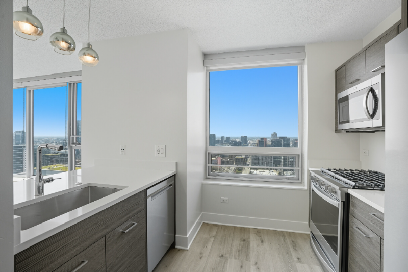 266 N Canal St - Photo 3 of 13