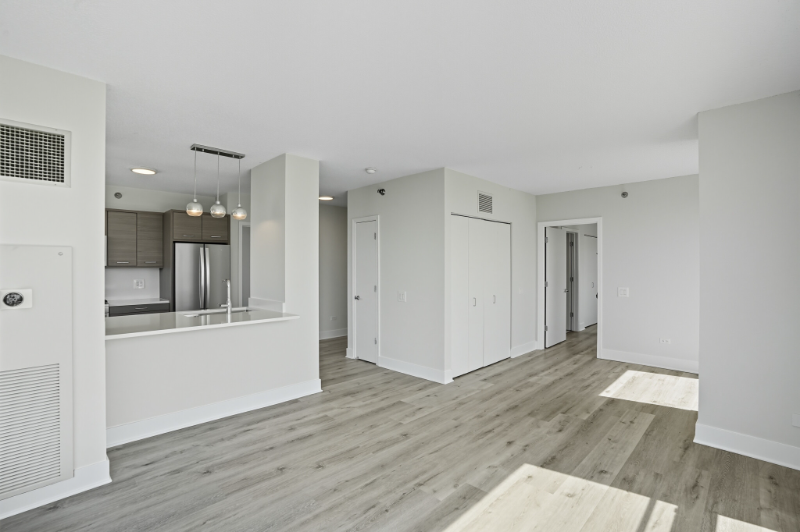 266 N Canal St - Photo 4 of 13