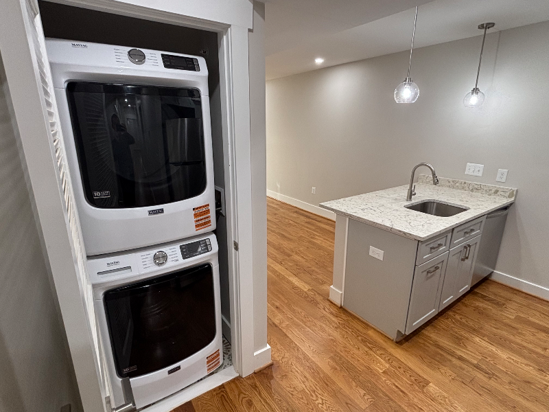 1418 A St Se #1 - Photo 3 of 7