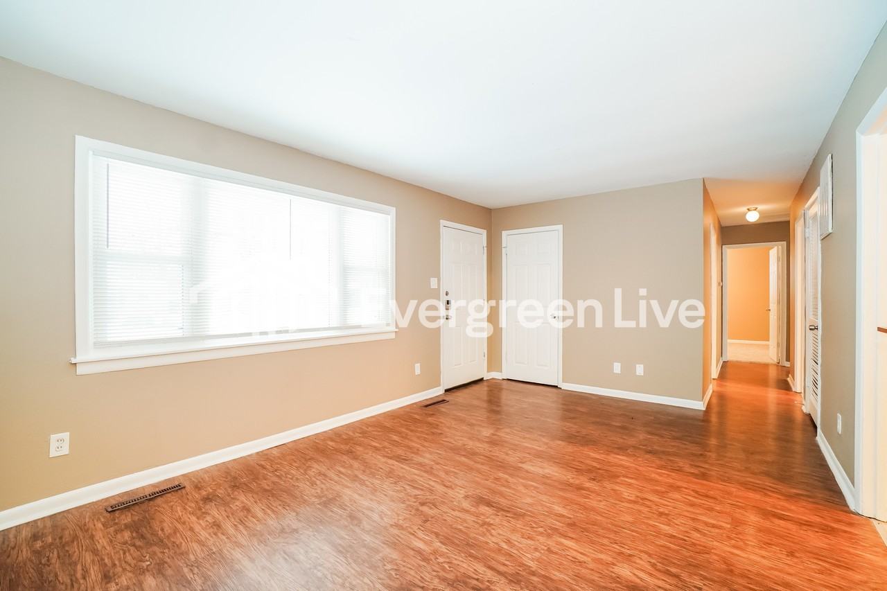 4698 Dundee Ave - Photo 2 of 15