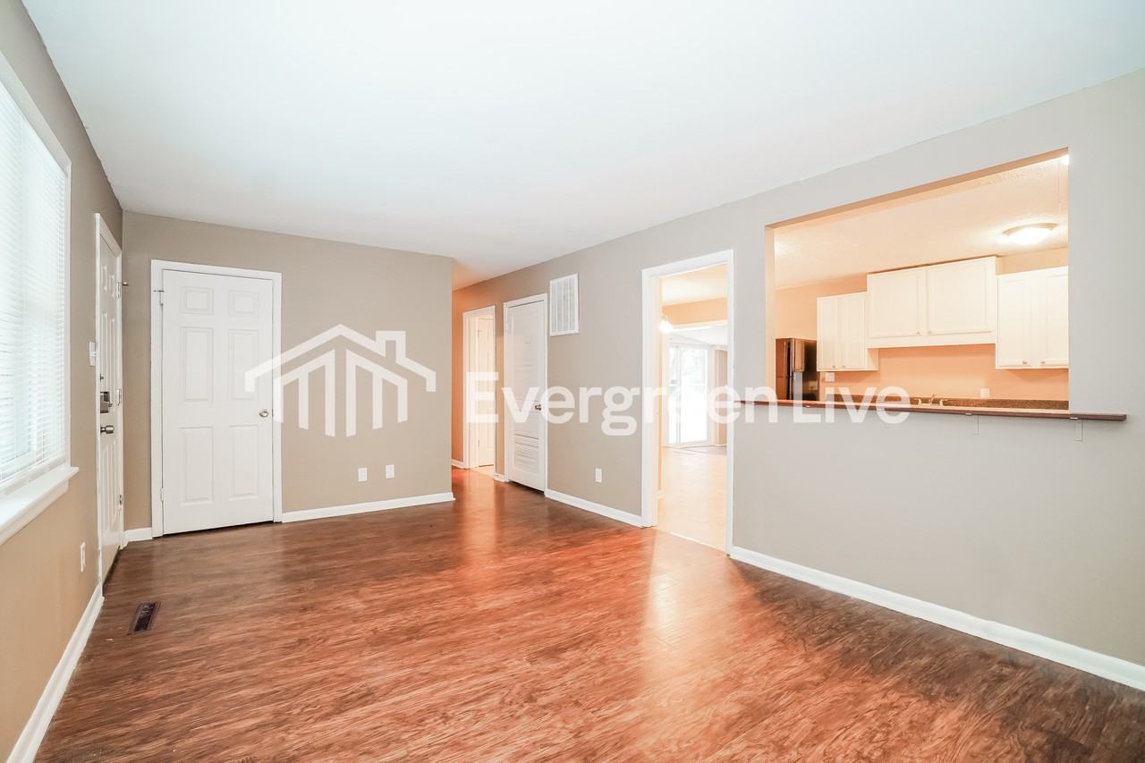 4698 Dundee Ave - Photo 3 of 15