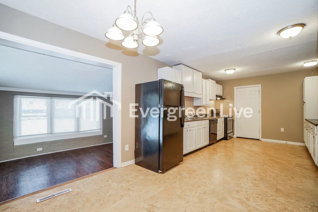 4698 Dundee Ave - Photo 5 of 15