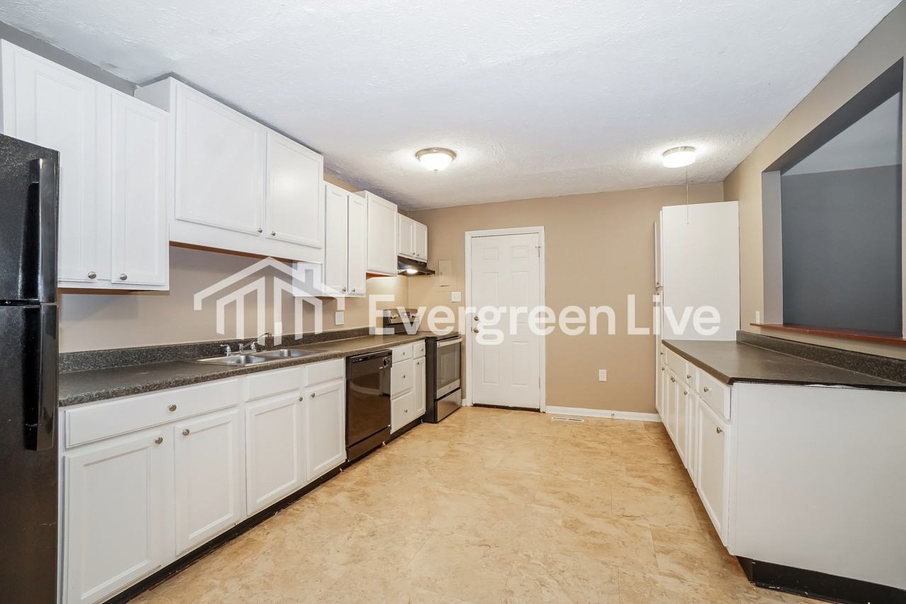 4698 Dundee Ave - Photo 6 of 15