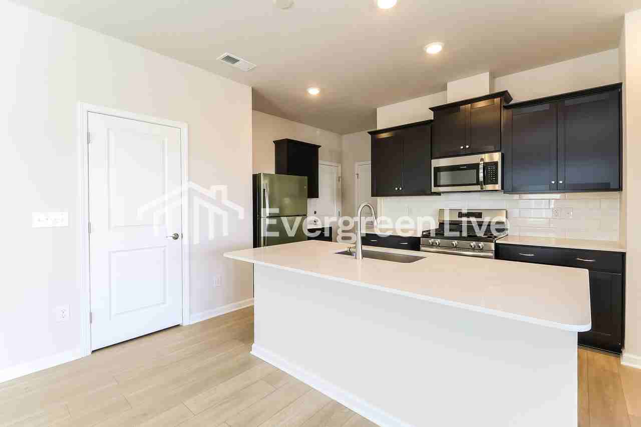 1635 Swallow Tail Dr - Photo 6 of 16