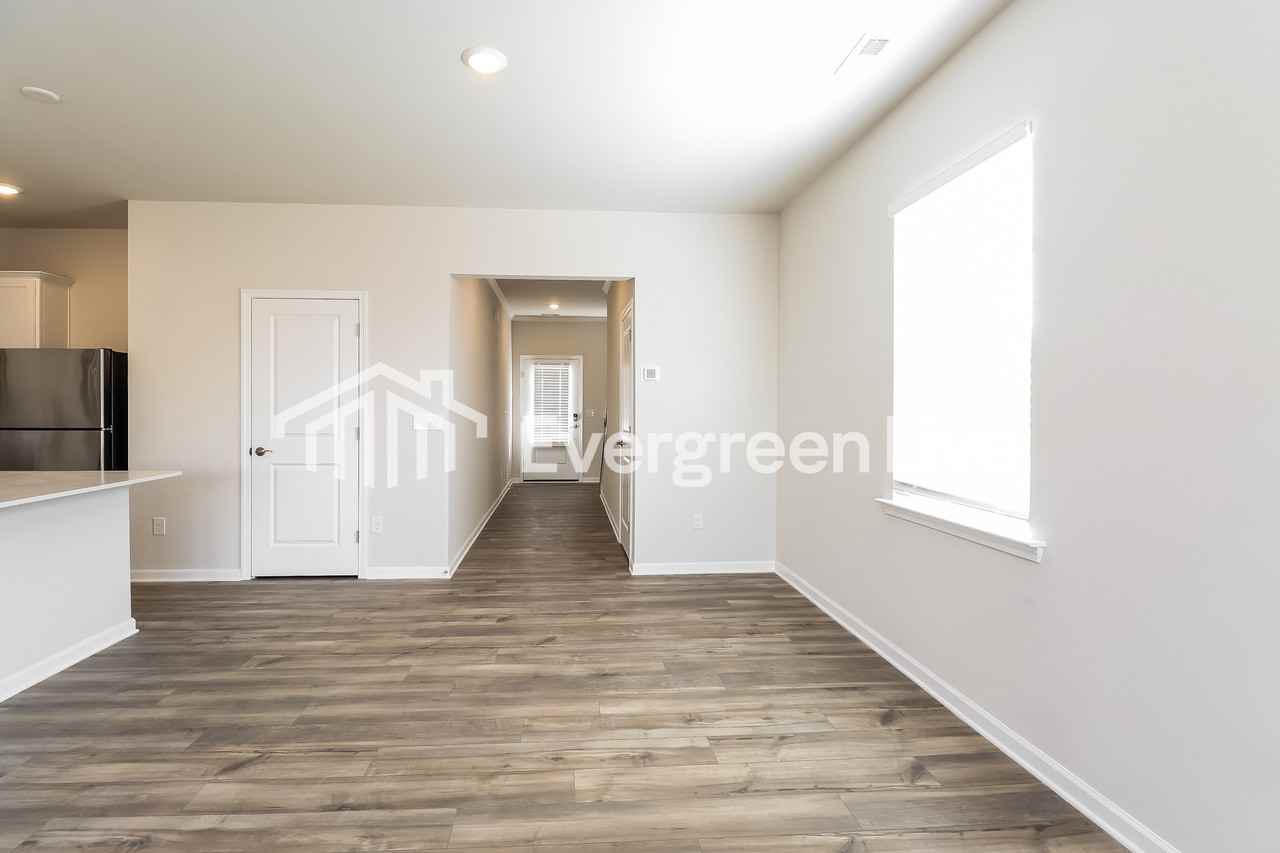 1703 Heron Ct - Photo 3 of 15