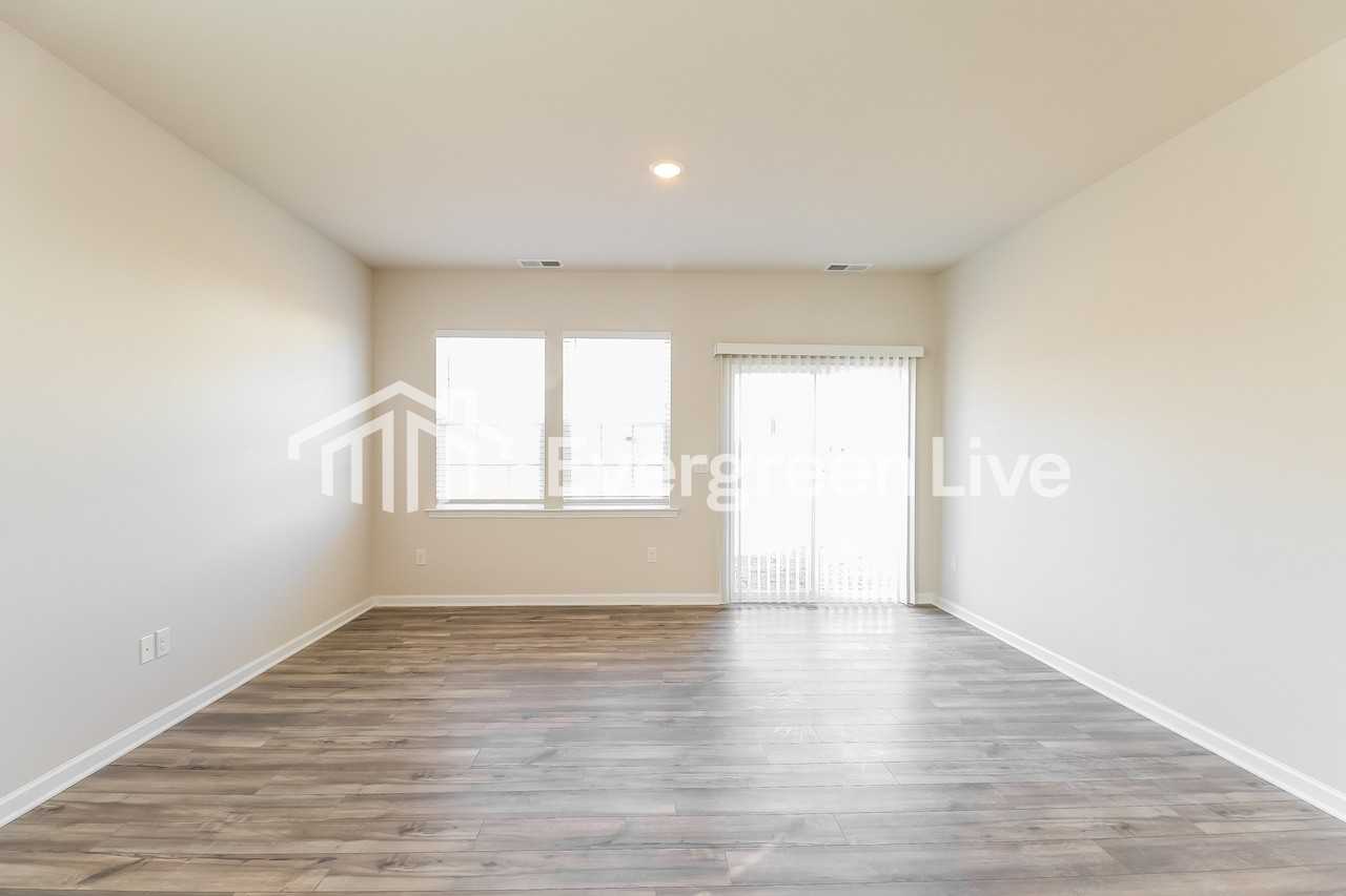 1703 Heron Ct - Photo 7 of 15