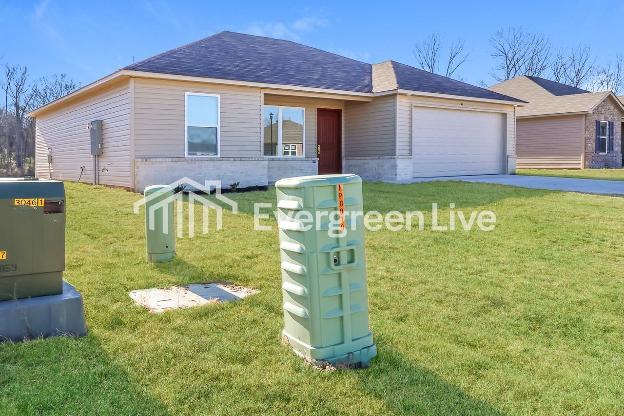 41 Remington Ln - Photo 2 of 15