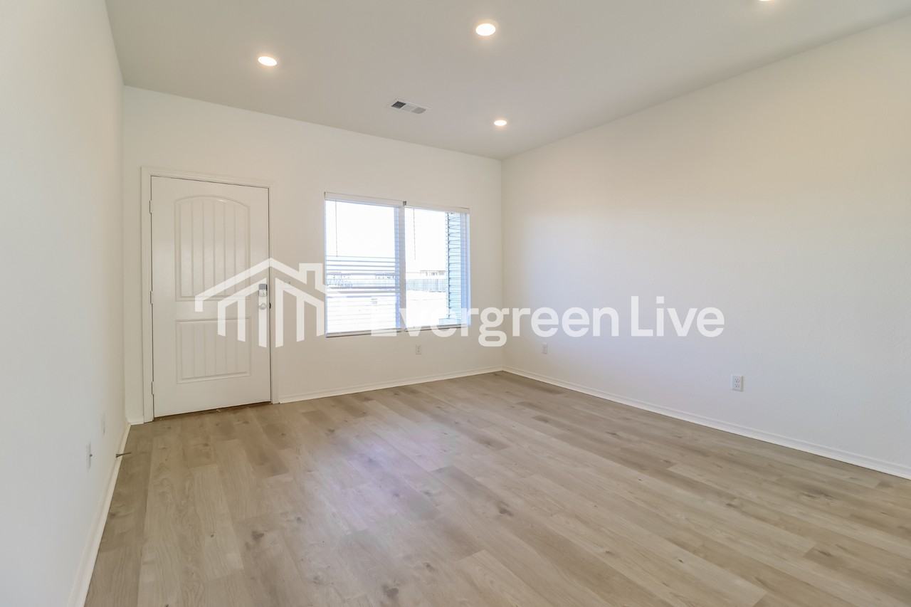 41 Remington Ln - Photo 3 of 15