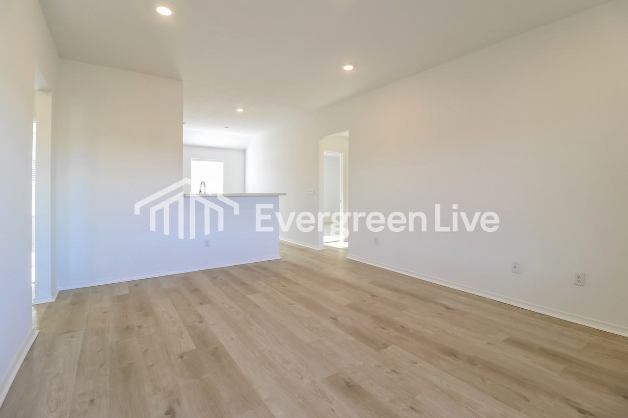 41 Remington Ln - Photo 4 of 15