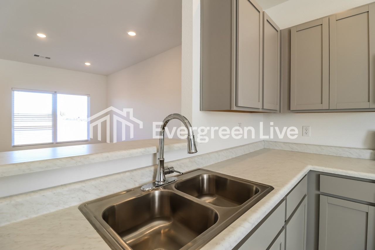 41 Remington Ln - Photo 7 of 15