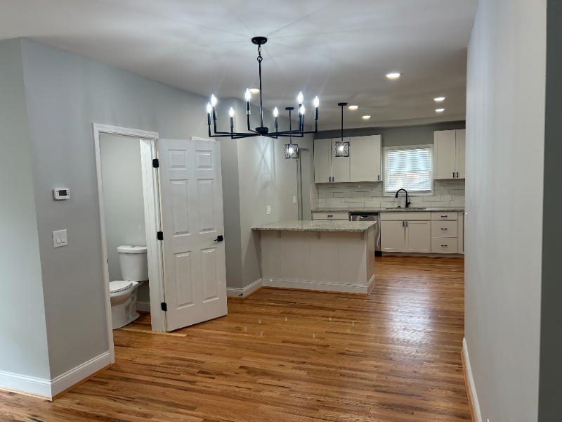 127 Meridian St - Photo 4 of 20