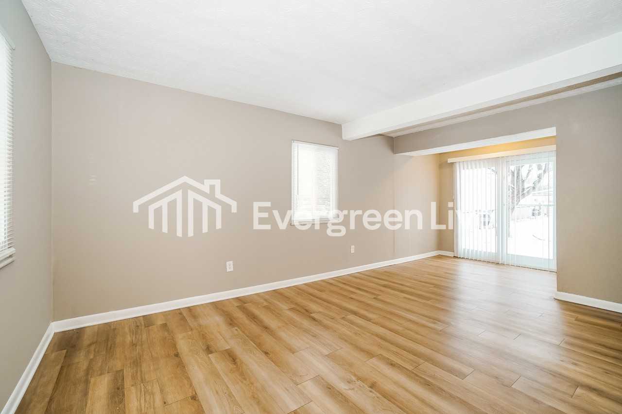 2892 Gentry Ln - Photo 3 of 15