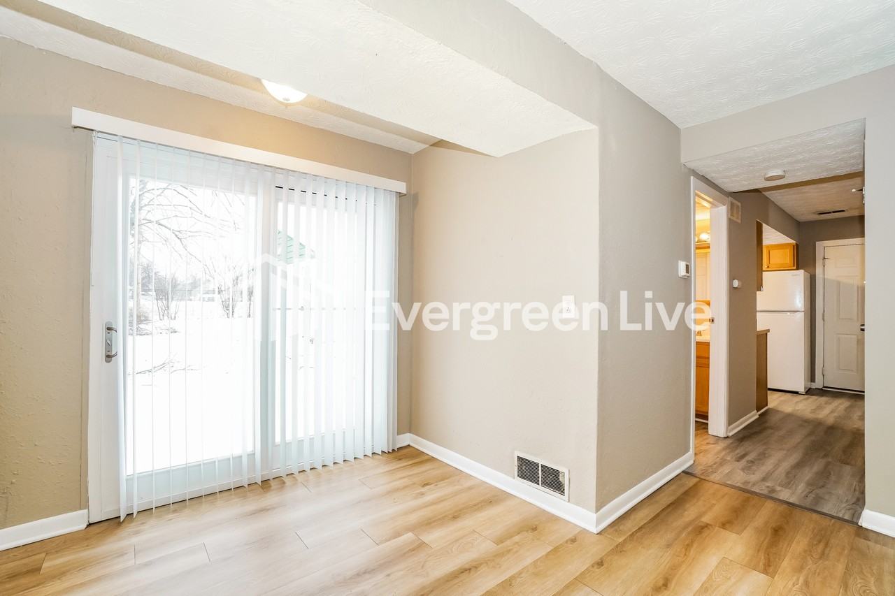 2892 Gentry Ln - Photo 4 of 15