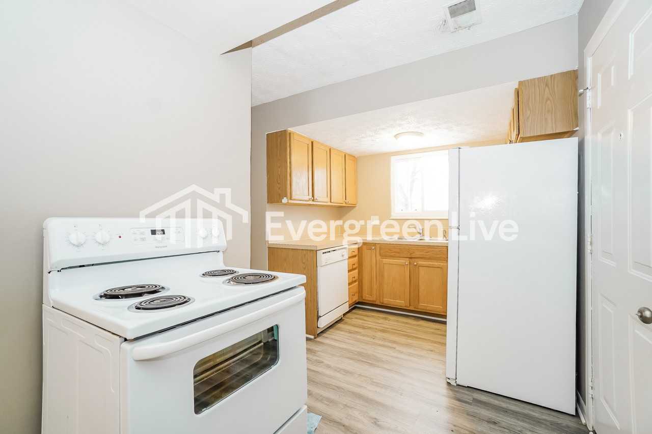 2892 Gentry Ln - Photo 6 of 15