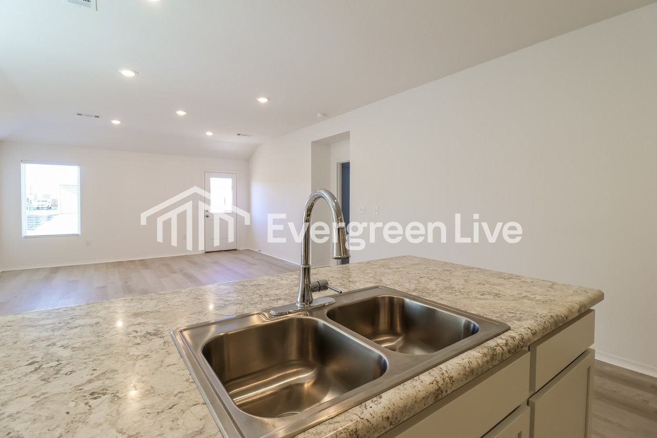 33 Sourdough Creek Ln - Photo 7 of 15