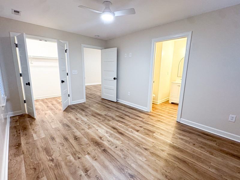 134 N Clarendon Dr - Photo 3 of 10