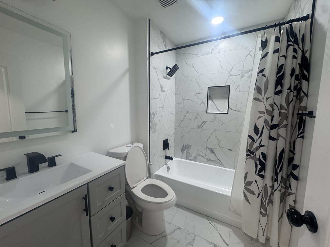 8931 Town Center Cir - Photo 4 of 16