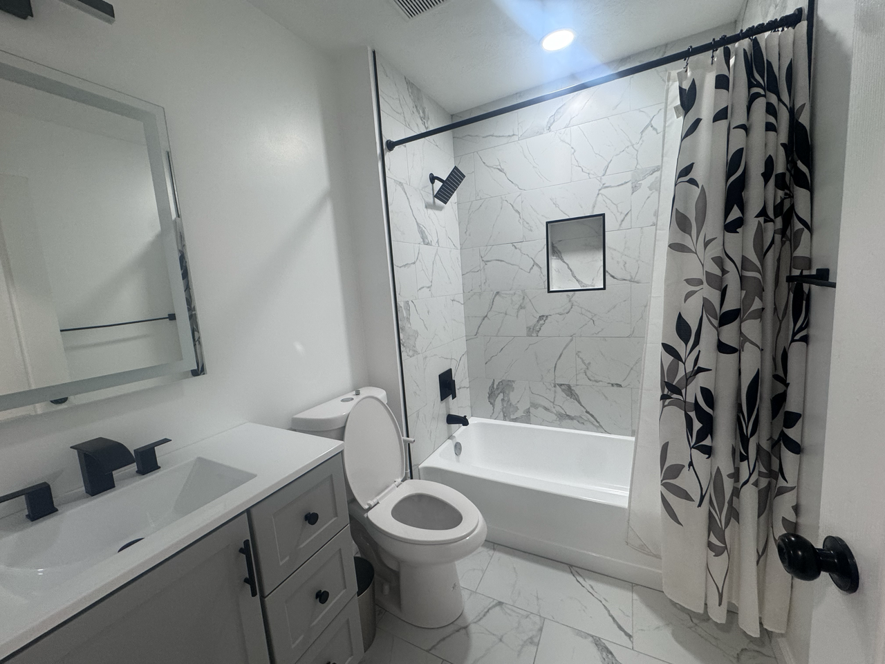 8931 Town Center Cir - Photo 5 of 16