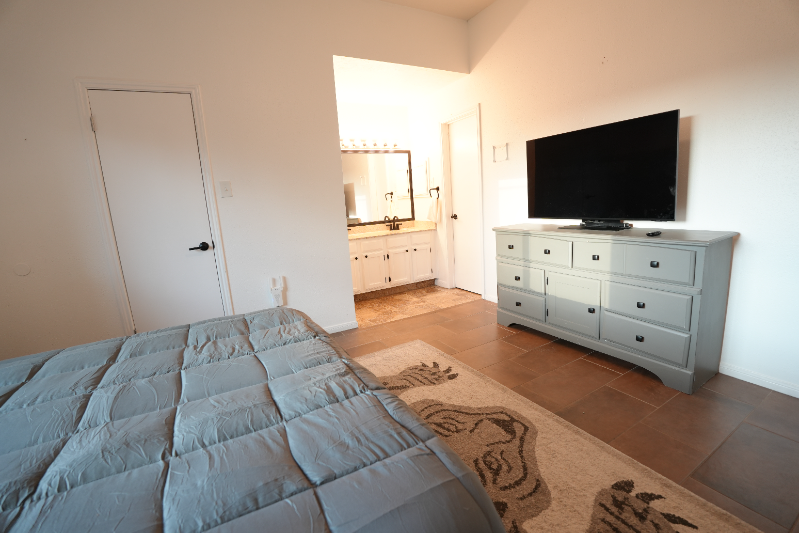 804 Sylvia Ln - Photo 4 of 9