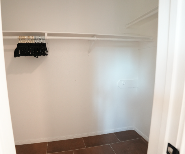 804 Sylvia Ln - Photo 7 of 9