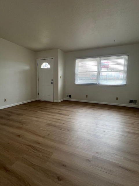 10002 E 74th Ter - Photo 2 of 10