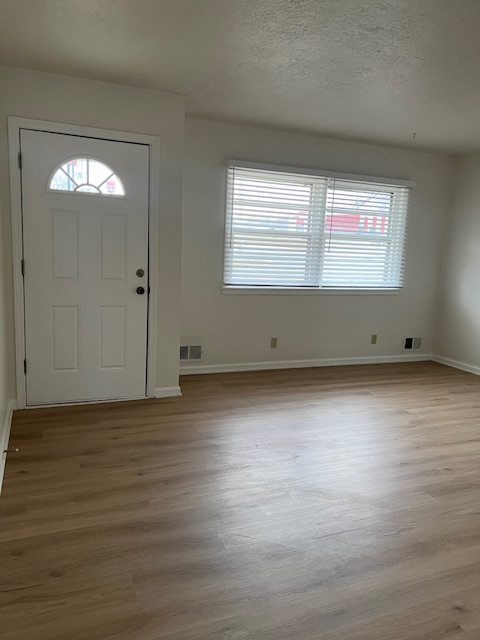 10002 E 74th Ter - Photo 3 of 10