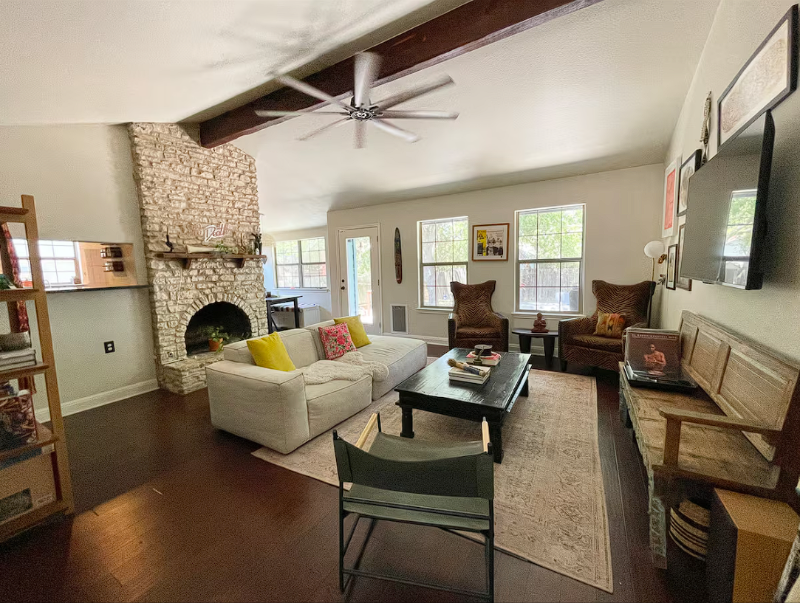 7018 Crosswood Dr - Photo 2 of 11