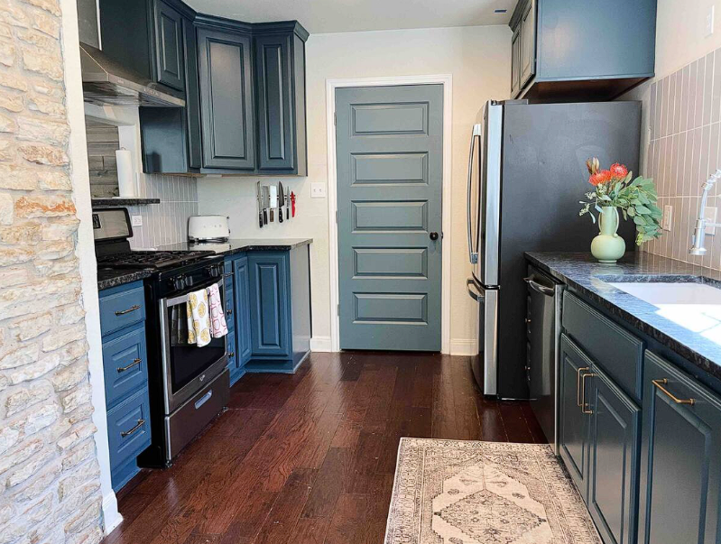 7018 Crosswood Dr - Photo 4 of 11