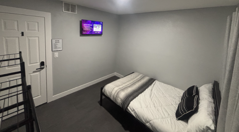 151 Manganese St - Photo 2 of 5