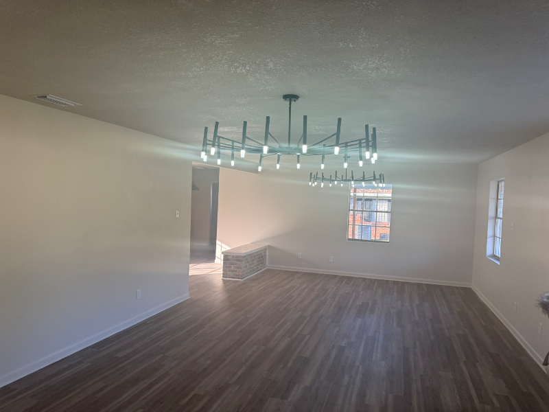 910 Moran St - Photo 2 of 17