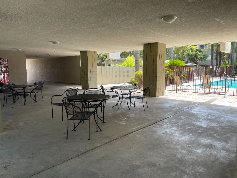 1590 W Palm Ln #41 - Photo 3 of 18