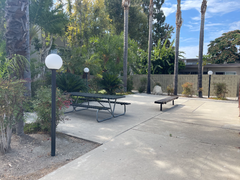 1590 W Palm Ln #41 - Photo 5 of 18