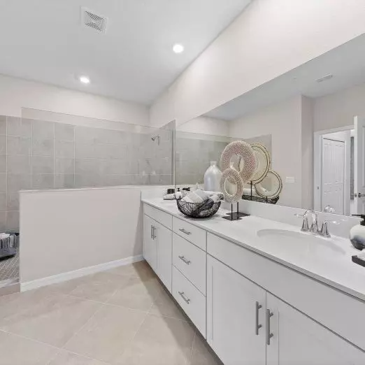 17725 Boracay Ct #202 - Photo 4 of 8