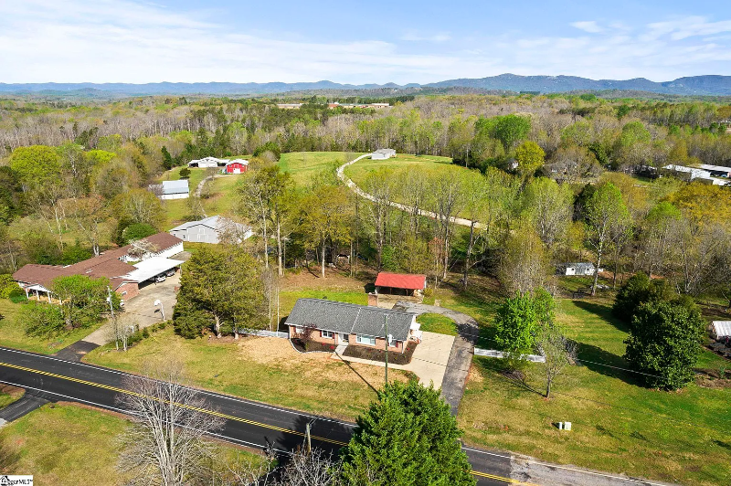 2442 Fews Bridge Rd - Photo 2 of 19