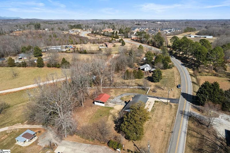 2442 Fews Bridge Rd - Photo 3 of 19