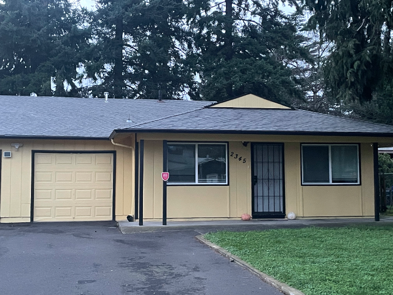 2345 Se 145th Ave - Photo 2 of 14