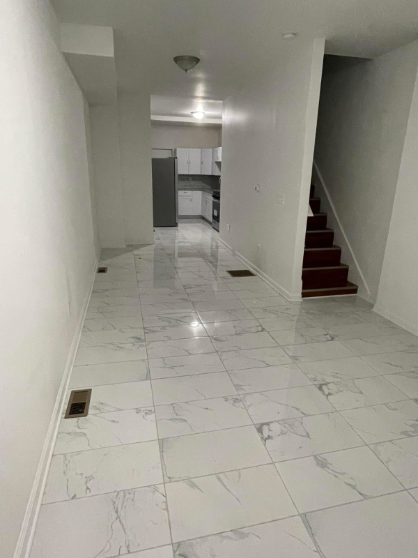 1702 1/2 Walnut St - Photo 2 of 12