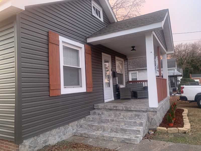 381 Leeland Ave - Photo 3 of 21