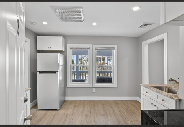 122 Brookside Ave #2 - Photo 2 of 8