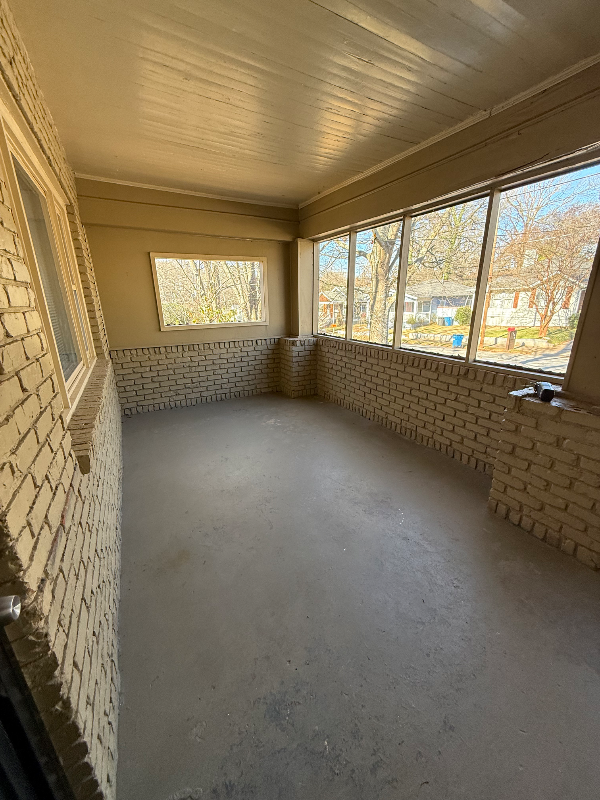 1462 Saint Michael Ave - Photo 3 of 19