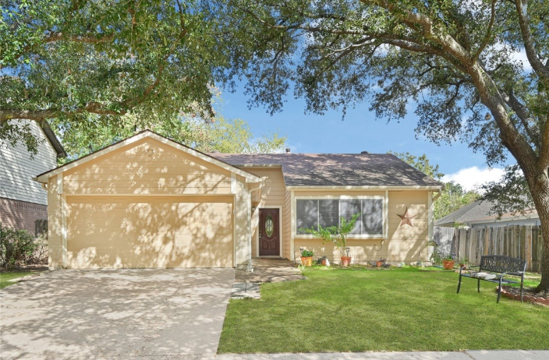 19330 Evening Glen Dr - Photo 2 of 16