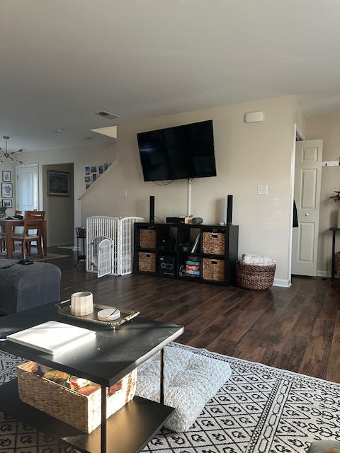 5505 Noble Ave - Photo 3 of 20