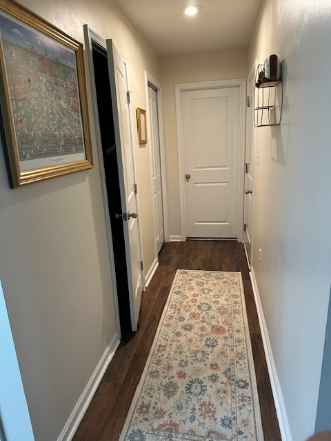 5505 Noble Ave - Photo 7 of 20