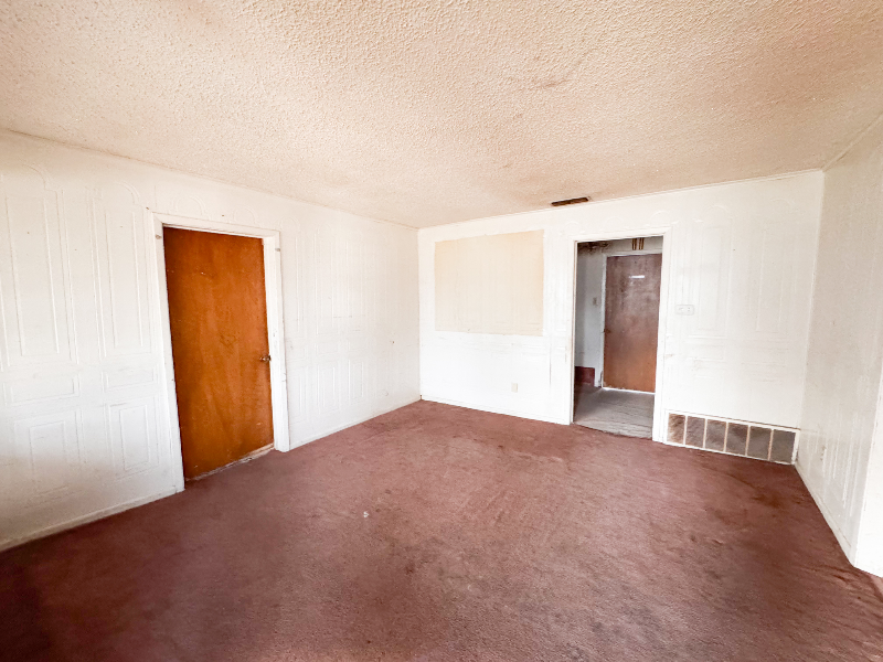 1302 E Collin St - Photo 5 of 16