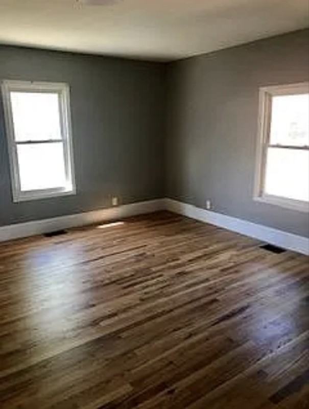 955 Deckner Ave Sw - Photo 3 of 6