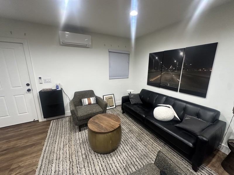 935 Marietta St - Photo 3 of 21