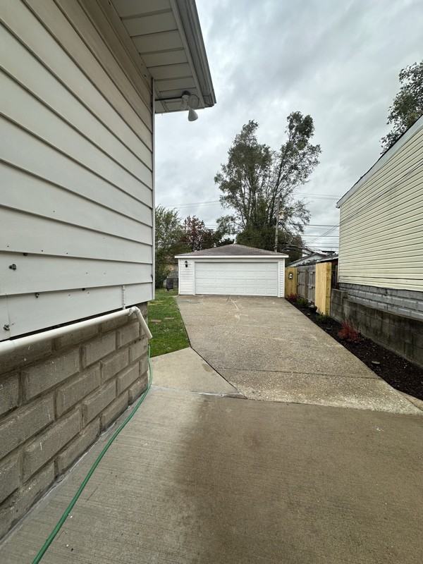 318 157th St - Photo 3 of 20