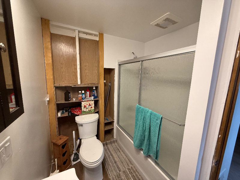 908 Island St - Photo 3 of 8