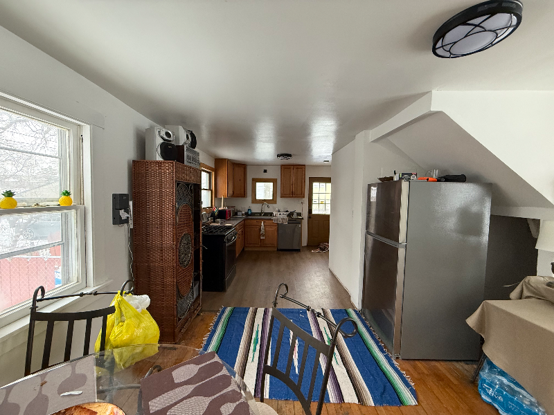 908 Island St - Photo 6 of 8