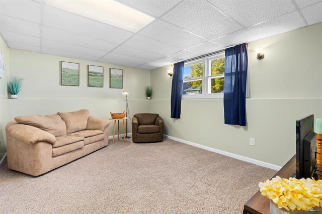 101 E Wyoming St - Photo 6 of 7